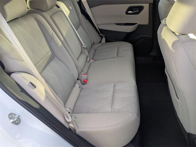 Photo of 2025 Everest White Pearl Nissan Rogue