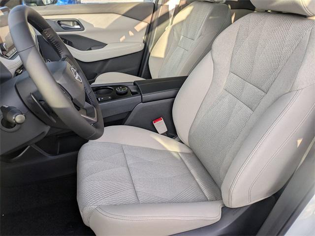 Photo of 2025 Everest White Pearl Nissan Rogue