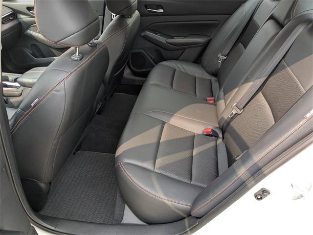 Photo of 2022 Glacier White Nissan Altima