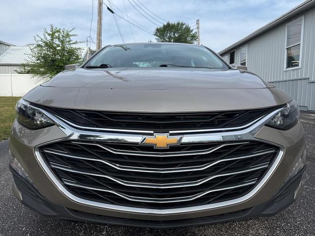 Photo of 2024 Mineral Gray Metallic Chevrolet Malibu