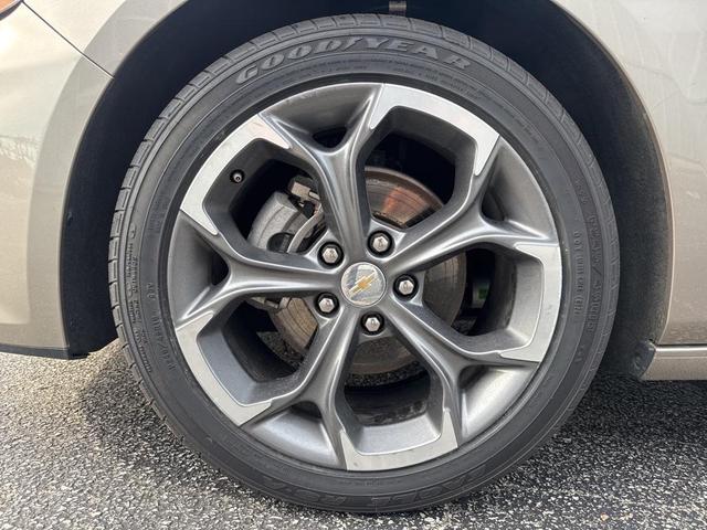 Photo of 2024 Mineral Gray Metallic Chevrolet Malibu