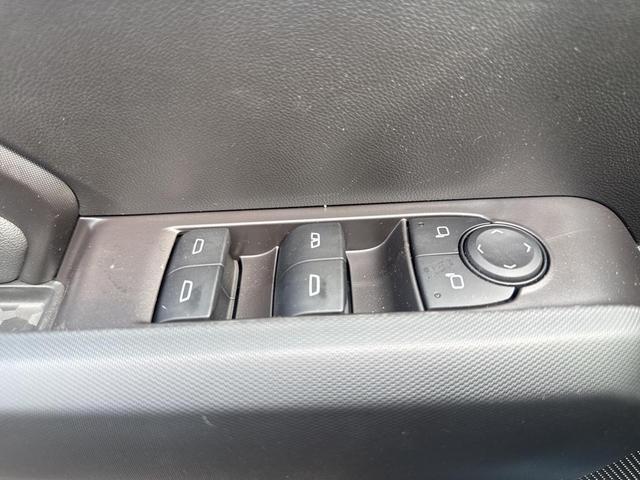 Photo of 2025 Snowdrift Metallic Chevrolet Colorado