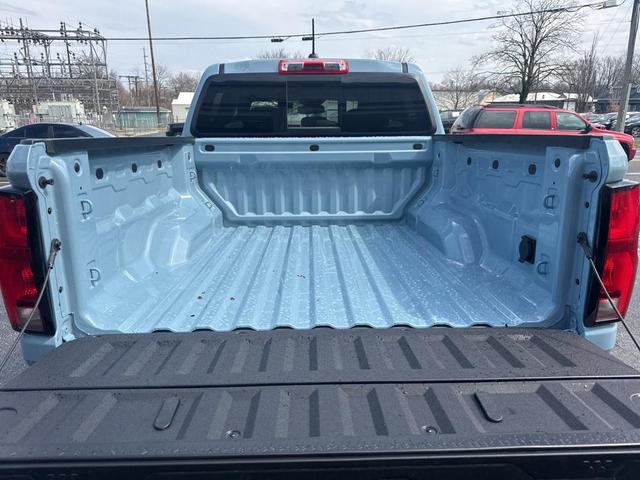 Photo of 2025 Snowdrift Metallic Chevrolet Colorado