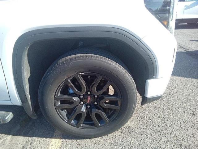 Photo of 2022 Summit White GMC Sierra 1500