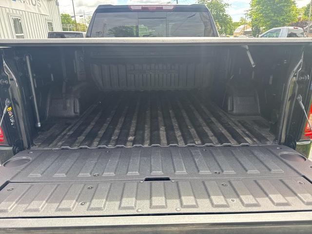 Photo of 2024 Onyx Black GMC Sierra 1500