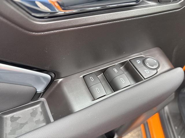 Photo of 2025 Sunrise Orange Chevrolet Colorado
