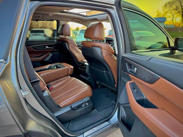 Photo of 2022 Gray Acura MDX