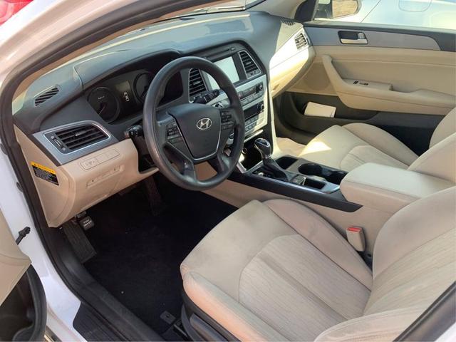 Photo of 2017 Hyper White Hyundai SONATA Hybrid