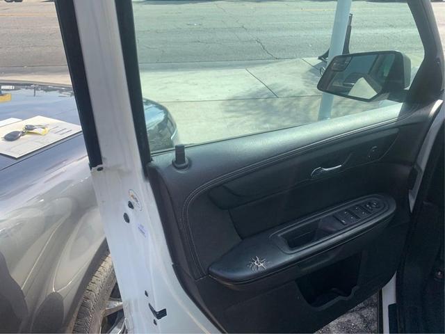 Photo of 2014 White Diamond Tricoat GMC Acadia