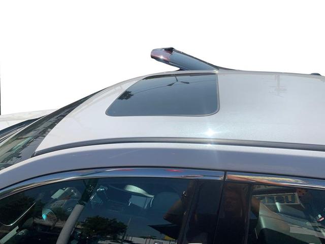 Photo of 2017 Magnetic Metallic Ford Taurus