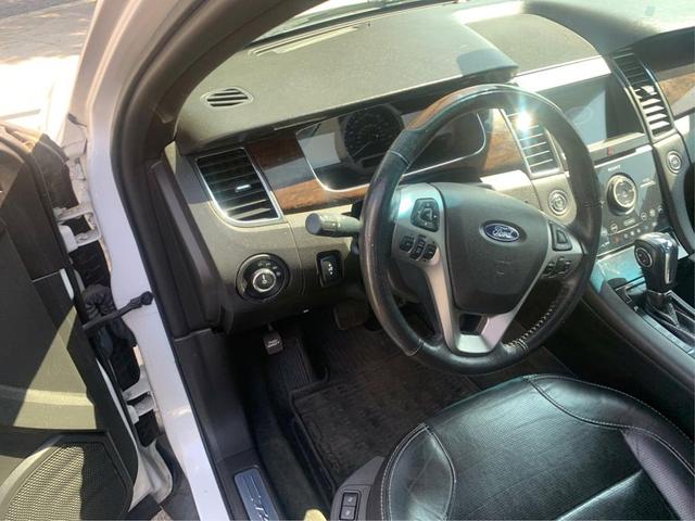 Photo of 2017 Magnetic Metallic Ford Taurus
