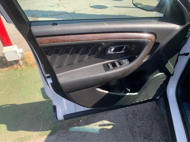 Photo of 2017 Magnetic Metallic Ford Taurus