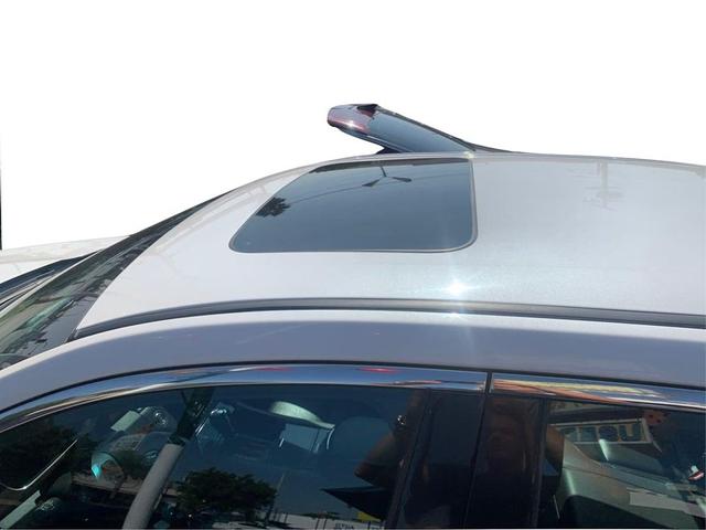 Photo of 2017 Magnetic Metallic Ford Taurus