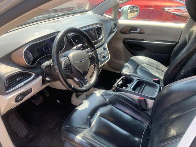 Photo of 2019 Billet Silver Metallic Clearcoat Chrysler Pacifica