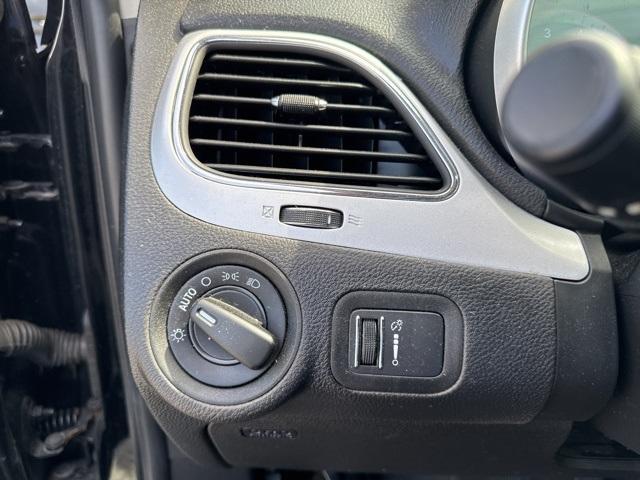 Photo of 2020 Pitch Black Clearcoat Dodge Journey