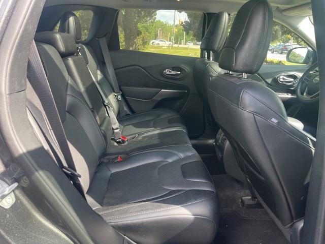Photo of 2022 Granite Crystal Clearcoat Metallic Jeep Cherokee