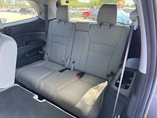 Photo of 2020 Lunar Silver Metallic Honda Pilot