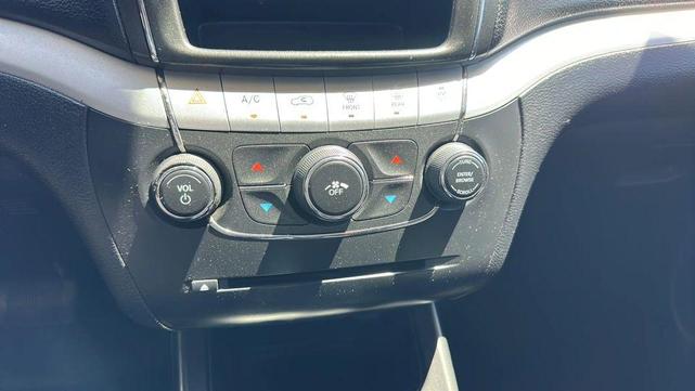 Photo of 2016 Silver Dodge Journey