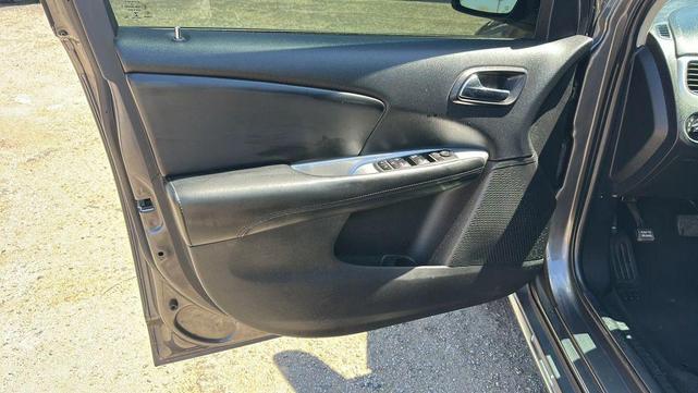 Photo of 2016 Silver Dodge Journey