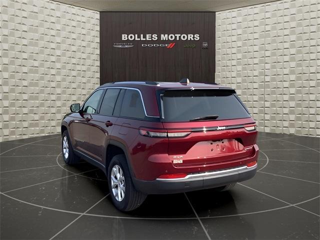 Photo of 2022 Velvet Red Pearlcoat Jeep Grand Cherokee