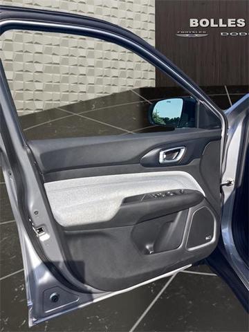 Photo of 2022 Billet Silver Metallic Clearcoat Jeep Compass