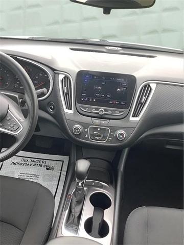 Photo of 2022 Summit White Chevrolet Malibu