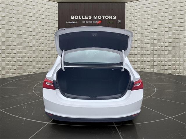 Photo of 2022 Summit White Chevrolet Malibu