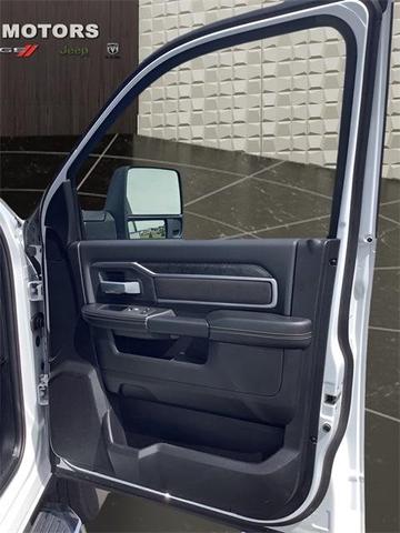 Photo of 2024 Bright White Clearcoat RAM 2500