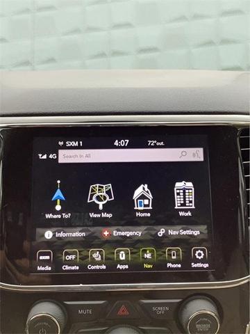 Photo of 2022 Bright White Clearcoat Jeep Grand Cherokee WK