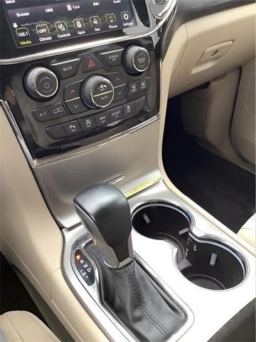 Photo of 2022 Bright White Clearcoat Jeep Grand Cherokee WK