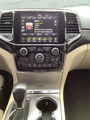 Photo of 2022 Bright White Clearcoat Jeep Grand Cherokee WK