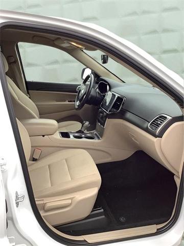 Photo of 2022 Bright White Clearcoat Jeep Grand Cherokee WK
