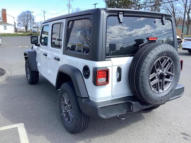 Photo of 2025 Bright White Jeep Wrangler