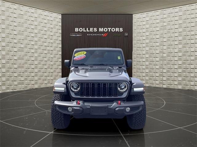 Photo of 2024 Granite Crystal Clearcoat Metallic Jeep Wrangler