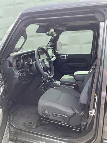 Photo of 2024 Granite Crystal Clearcoat Metallic Jeep Wrangler