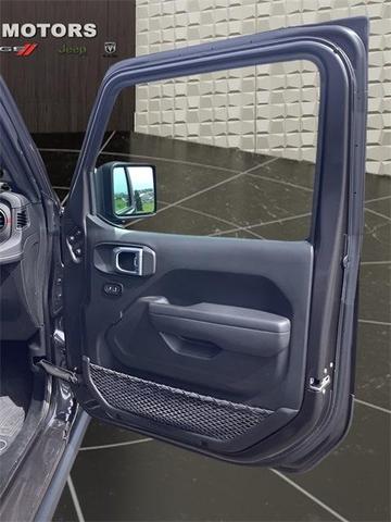 Photo of 2024 Granite Crystal Clearcoat Metallic Jeep Wrangler