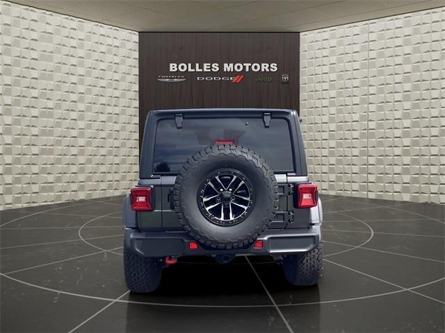 Photo of 2024 Granite Crystal Clearcoat Metallic Jeep Wrangler