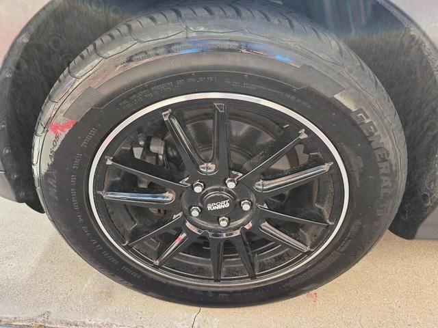 Photo of 2016 Shadow Black Ford Escape