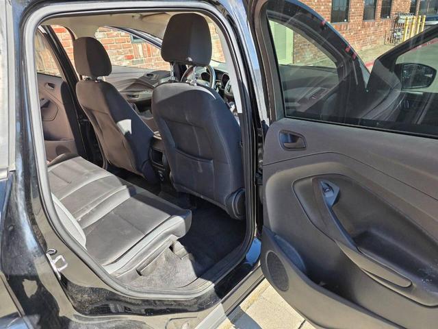 Photo of 2016 Shadow Black Ford Escape