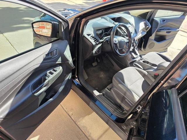 Photo of 2016 Shadow Black Ford Escape