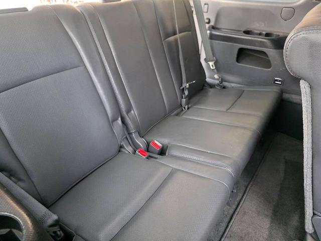 Photo of 2005 Sage Brush Pearl Honda Pilot