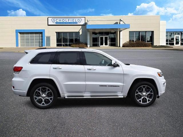 Photo of 2019 Ivory Jeep Grand Cherokee