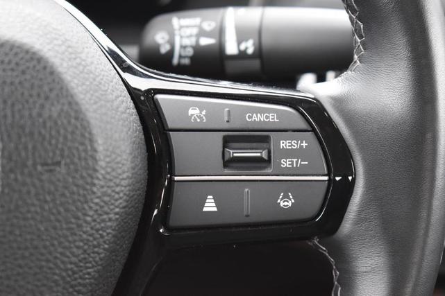 Photo of 2022 Platinum White Pearl Honda Civic