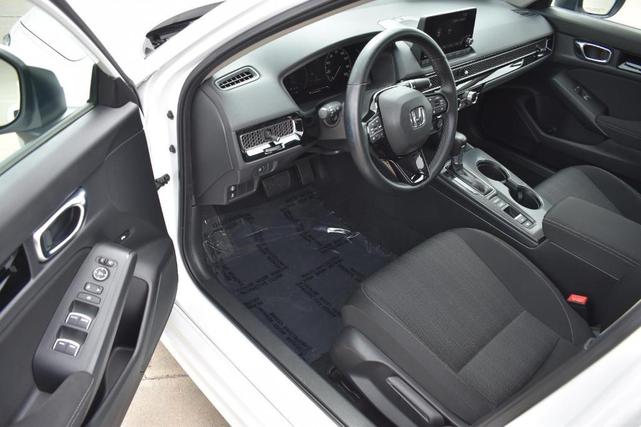 Photo of 2022 Platinum White Pearl Honda Civic