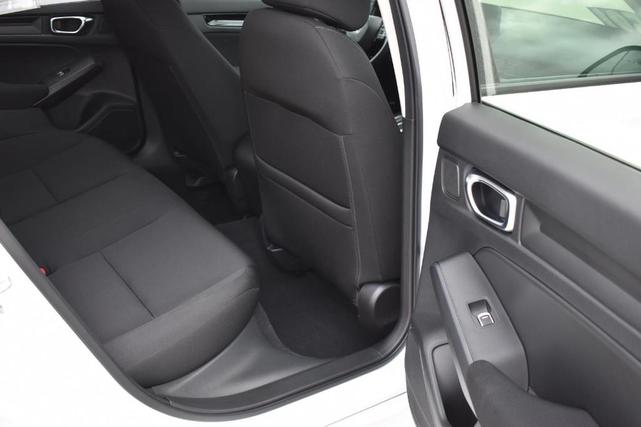 Photo of 2022 Platinum White Pearl Honda Civic