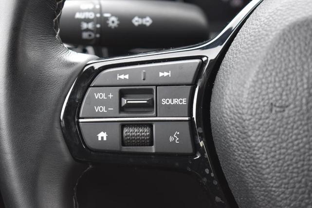 Photo of 2022 Platinum White Pearl Honda Civic