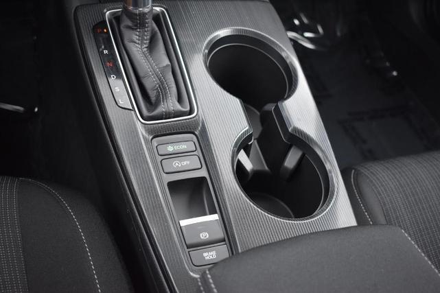 Photo of 2022 Platinum White Pearl Honda Civic
