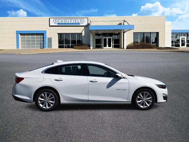 Photo of 2023 Summit White Chevrolet Malibu