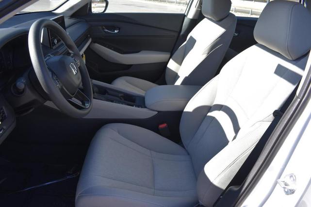 Photo of 2025 Platinum Honda Accord
