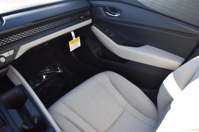 Photo of 2025 Platinum Honda Accord